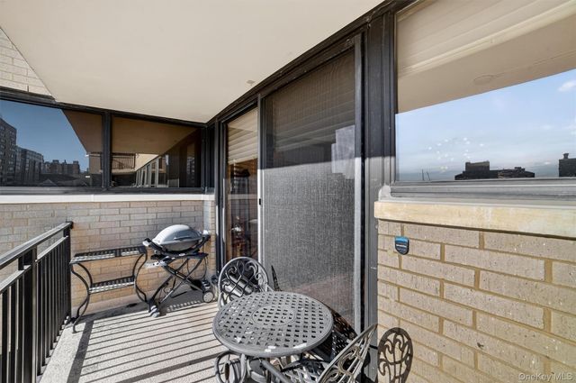 25 Rockledge 606, White Plains, NY 10601