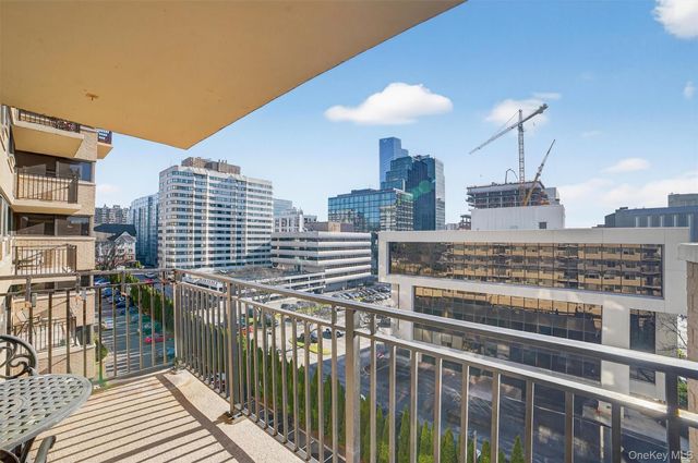 25 Rockledge 606, White Plains, NY 10601