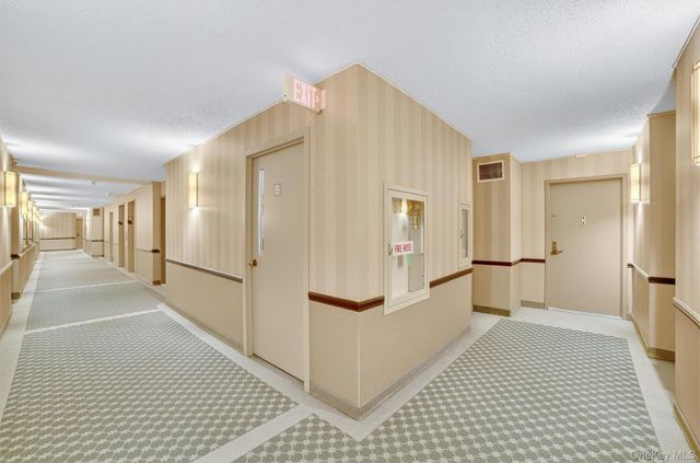 25 Rockledge 606, White Plains, NY 10601