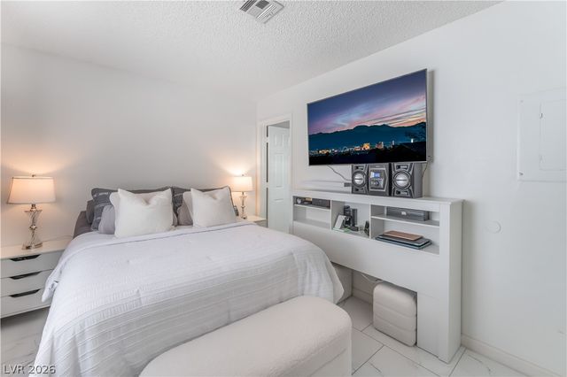 2128 Chertsey Drive C, Las Vegas, NV 89108