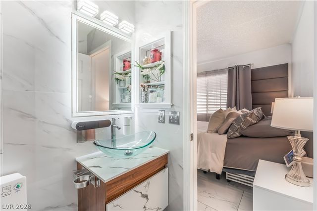 2128 Chertsey Drive C, Las Vegas, NV 89108