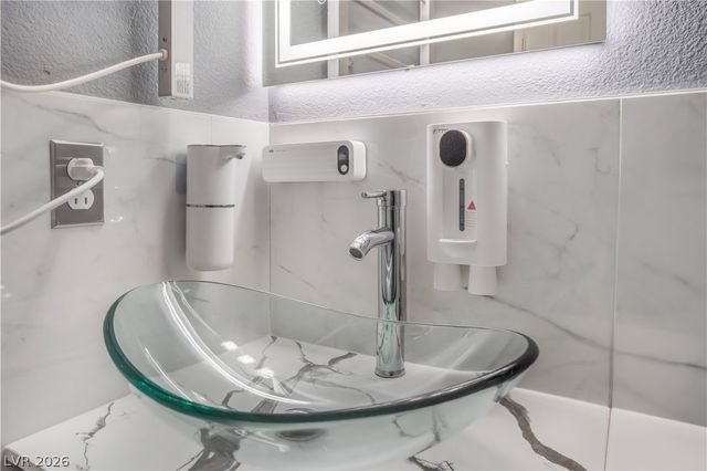 2128 Chertsey Drive C, Las Vegas, NV 89108