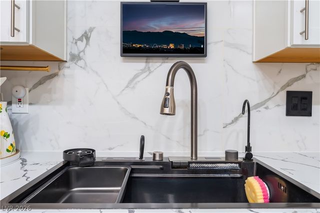 2128 Chertsey Drive C, Las Vegas, NV 89108