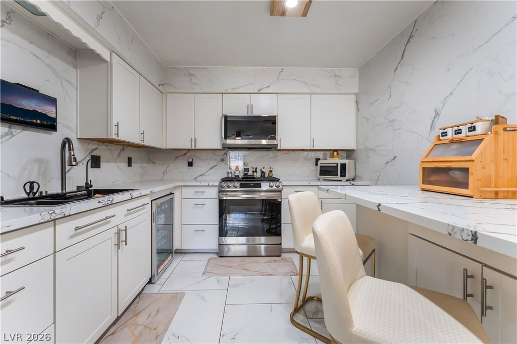 2128 Chertsey Drive C, Las Vegas, NV 89108