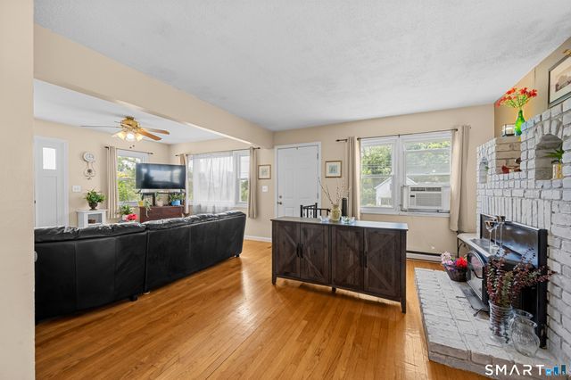 58 Vivian Street, Waterford, CT 06385