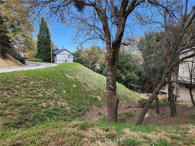 327 Davos Drive, Crestline, CA 92325