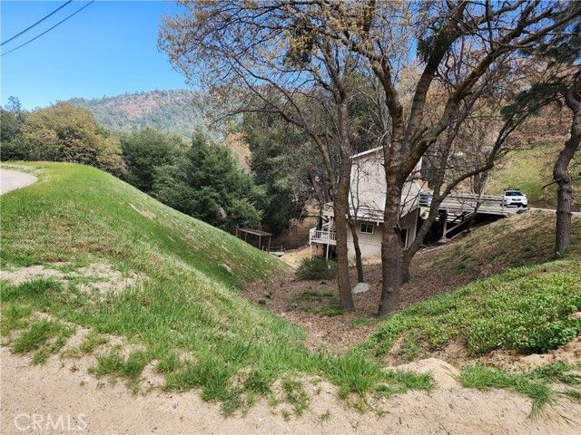 327 Davos Drive, Crestline, CA 92325