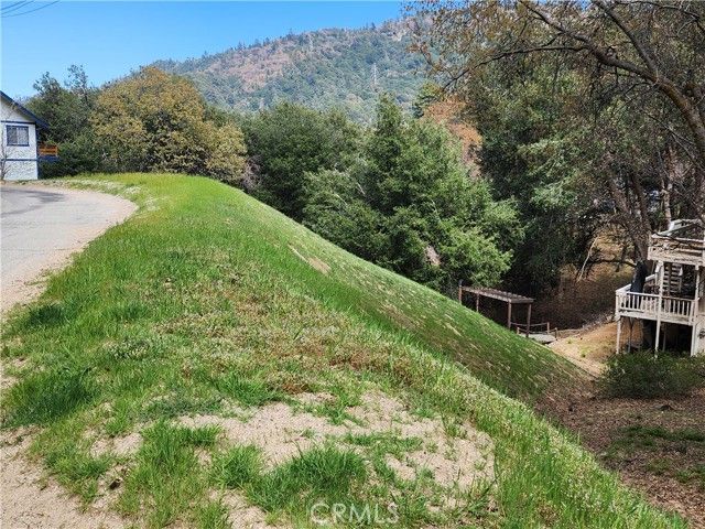 327 Davos Drive, Crestline, CA 92325