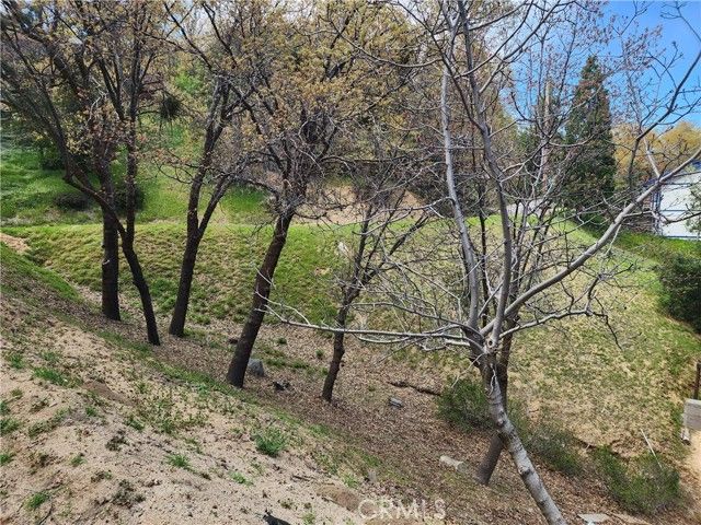 327 Davos Drive, Crestline, CA 92325