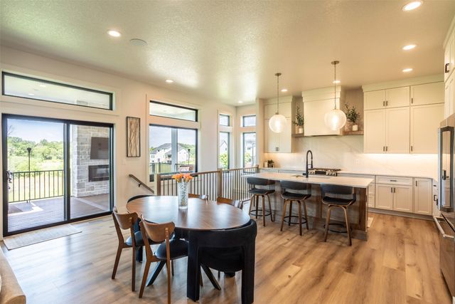 16319 Ironwood Lane, Urbandale, IA 50263