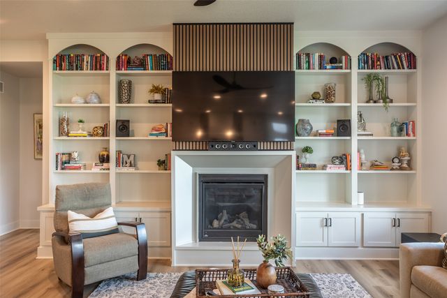 16319 Ironwood Lane, Urbandale, IA 50263