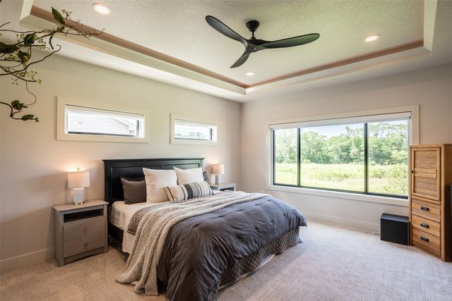 16319 Ironwood Lane, Urbandale, IA 50263