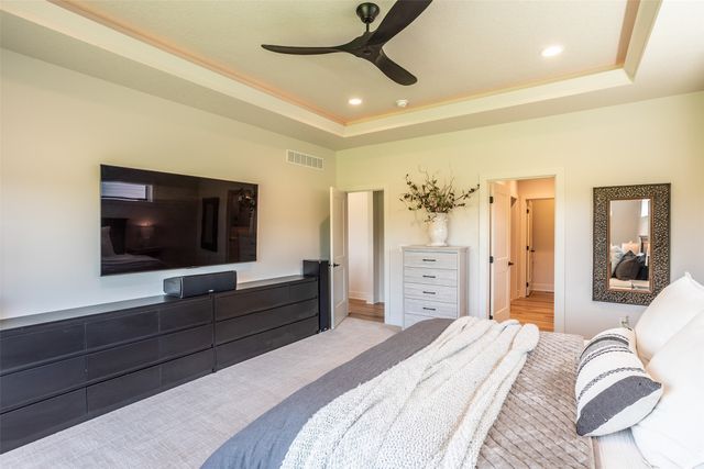 16319 Ironwood Lane, Urbandale, IA 50263