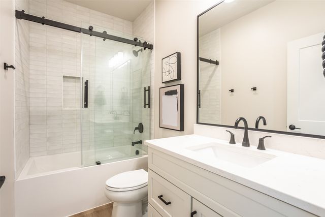 16319 Ironwood Lane, Urbandale, IA 50263