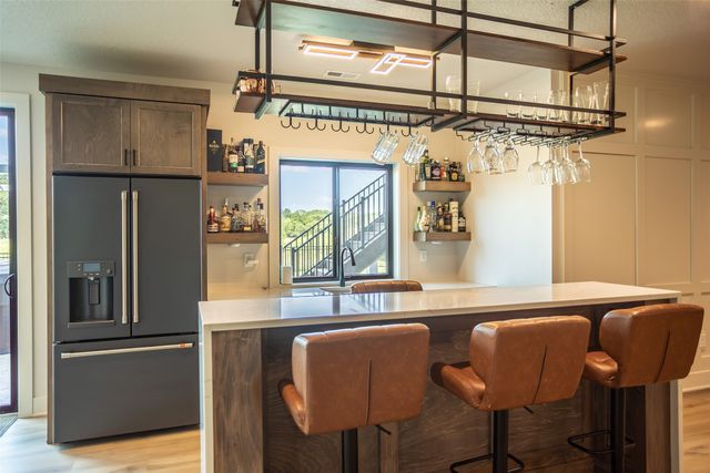 16319 Ironwood Lane, Urbandale, IA 50263