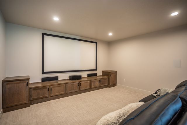 16319 Ironwood Lane, Urbandale, IA 50263