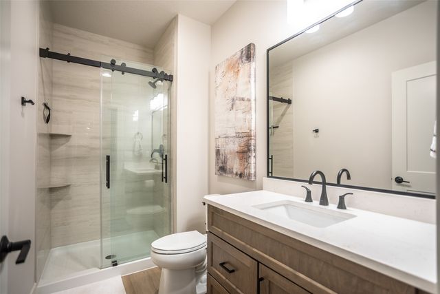 16319 Ironwood Lane, Urbandale, IA 50263