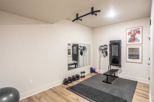 16319 Ironwood Lane, Urbandale, IA 50263