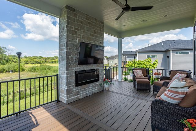16319 Ironwood Lane, Urbandale, IA 50263