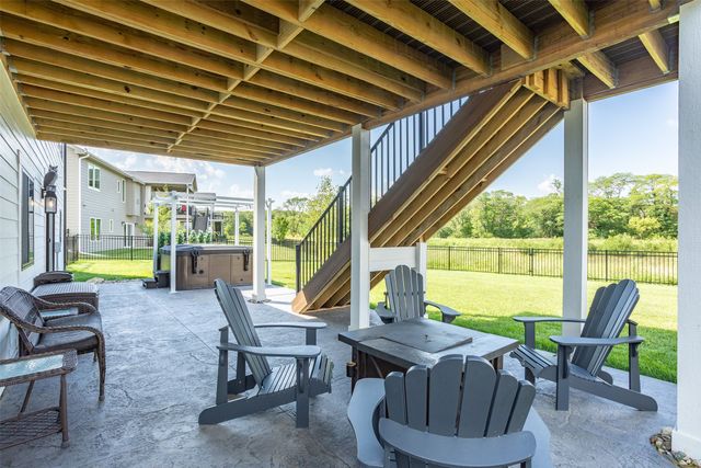 16319 Ironwood Lane, Urbandale, IA 50263