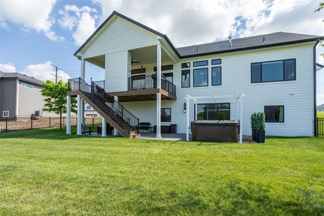 16319 Ironwood Lane, Urbandale, IA 50263