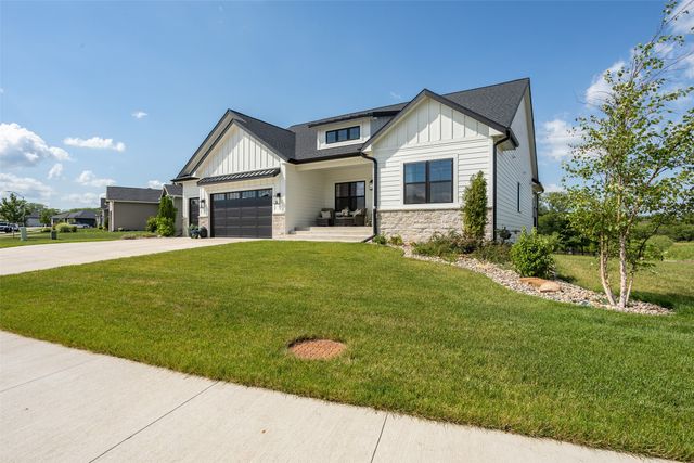 16319 Ironwood Lane, Urbandale, IA 50263