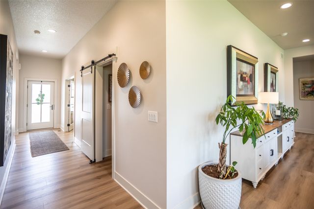 16319 Ironwood Lane, Urbandale, IA 50263