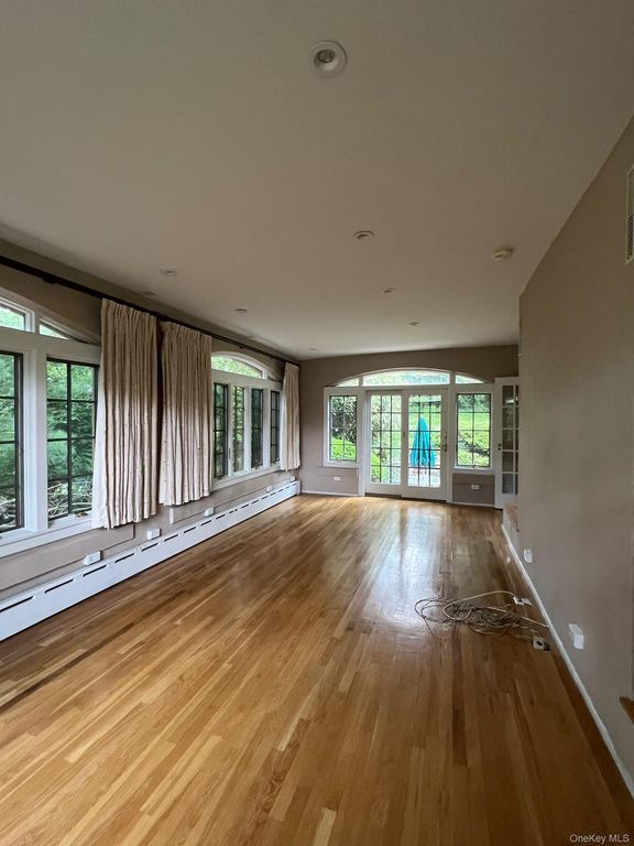 246 Beechmont Drive, New Rochelle, NY 10804