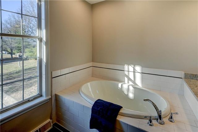 1133 A NW 12th Street A, Blue Springs, MO 64015