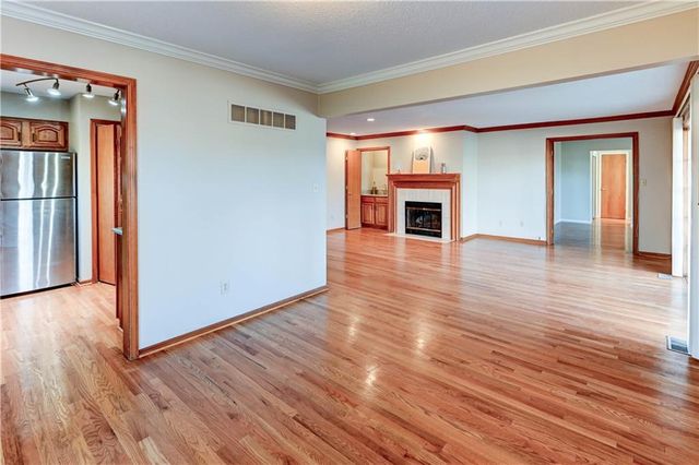 1133 A NW 12th Street A, Blue Springs, MO 64015