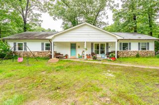 8422 Robinwood Dr, Mabelvale, AR 72103