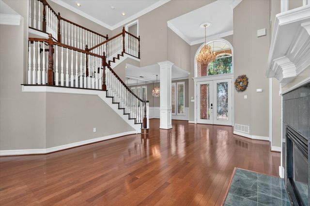 702 Buttermilk Drive, Arlington, TX 76006