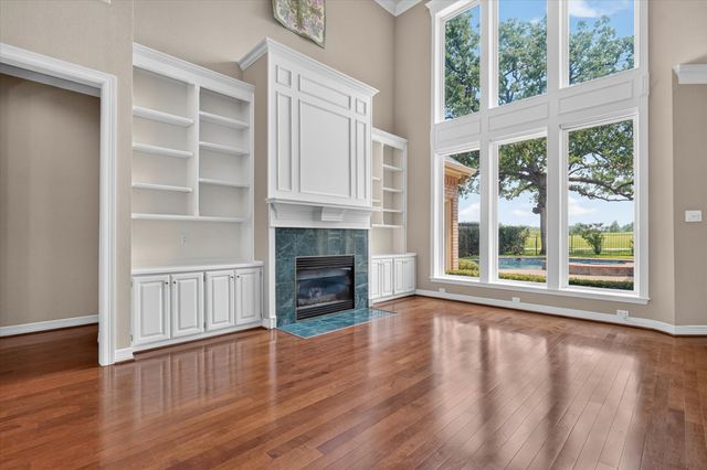 702 Buttermilk Drive, Arlington, TX 76006