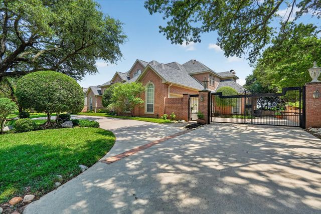 702 Buttermilk Drive, Arlington, TX 76006