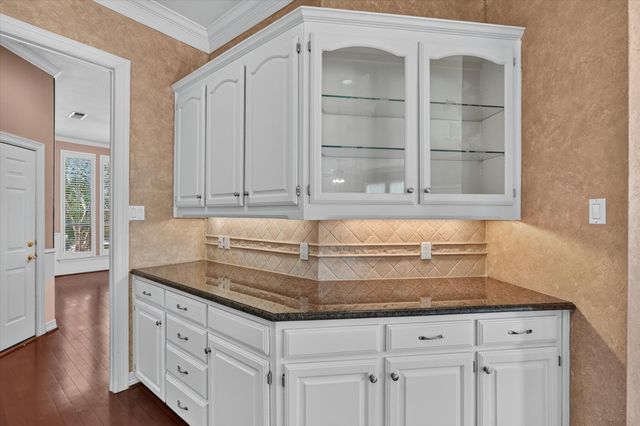 702 Buttermilk Drive, Arlington, TX 76006