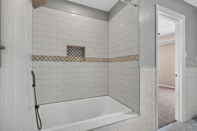 702 Buttermilk Drive, Arlington, TX 76006