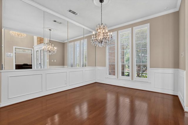 702 Buttermilk Drive, Arlington, TX 76006