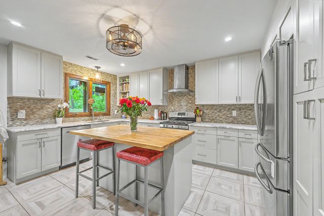 38 Crosscreek Drive, Charleston, SC 29412