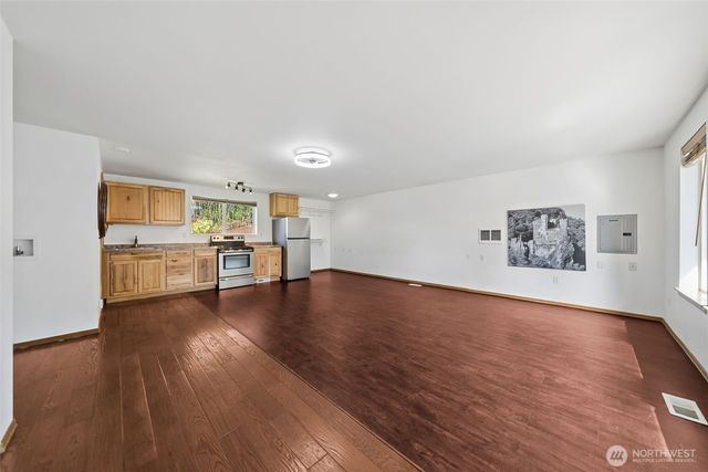 20916 Edwards Road E, Lake Tapps, WA 98391