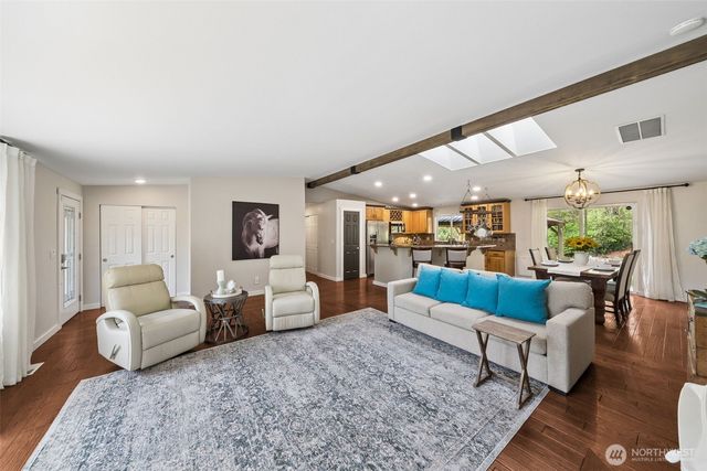 20916 Edwards Road E, Lake Tapps, WA 98391