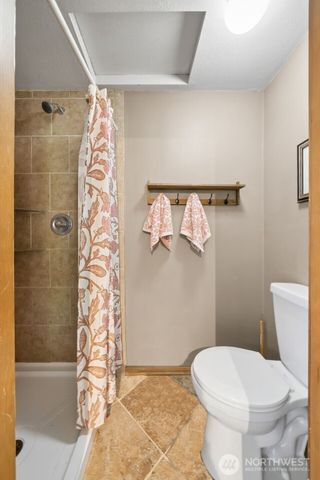 20916 Edwards Road E, Lake Tapps, WA 98391