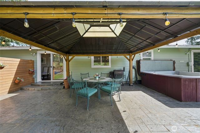 20916 Edwards Road E, Lake Tapps, WA 98391