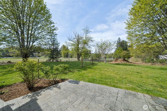 20916 Edwards Road E, Lake Tapps, WA 98391