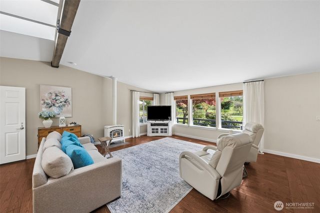 20916 Edwards Road E, Lake Tapps, WA 98391