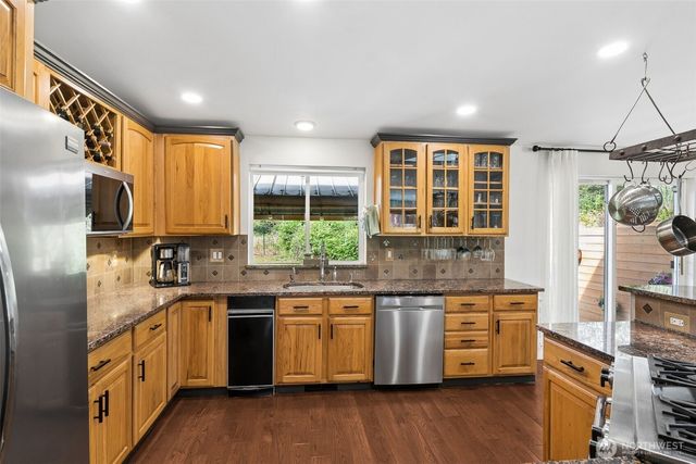 20916 Edwards Road E, Lake Tapps, WA 98391