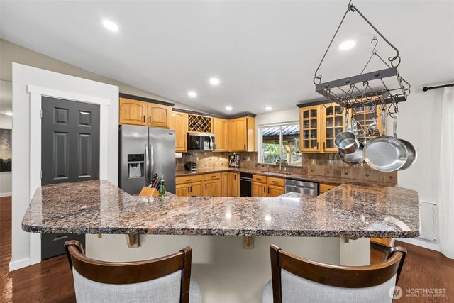20916 Edwards Road E, Lake Tapps, WA 98391