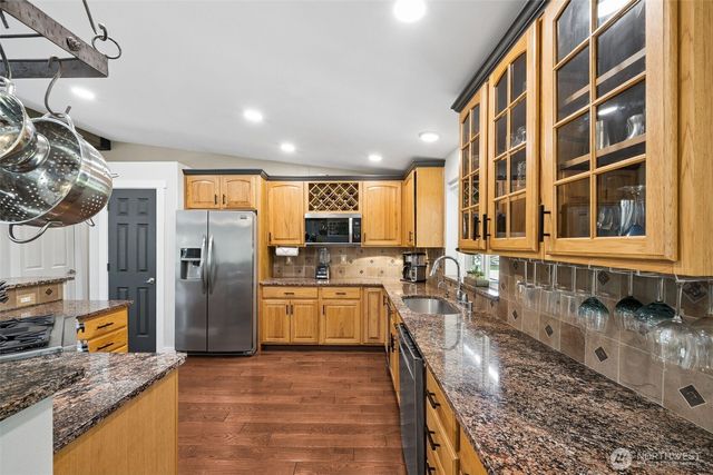 20916 Edwards Road E, Lake Tapps, WA 98391