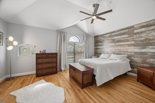 8715 Meadowcroft Drive 1102, Houston, TX 77063