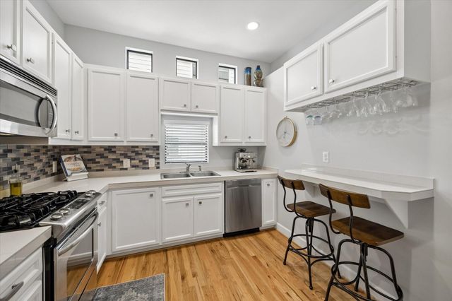 8715 Meadowcroft Drive 1102, Houston, TX 77063