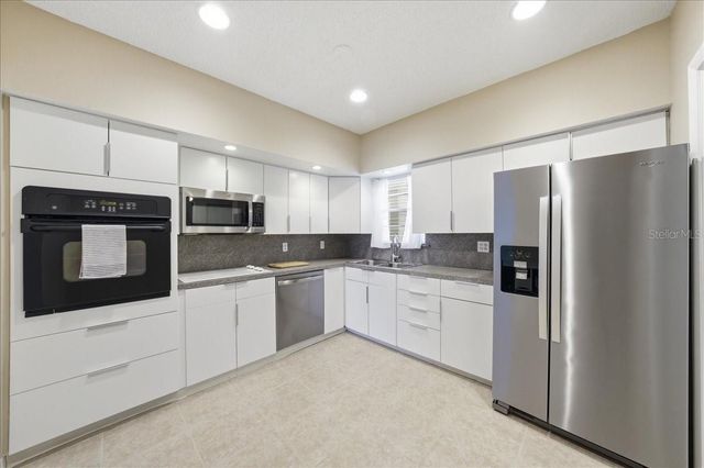 2285 ISRAELI DRIVE 45, Clearwater, FL 33763